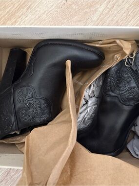 Diesel Black Leather Western-Style Ankle Booties